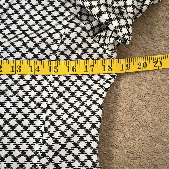 Talbots Wrinkle Free Diamond Pattern Button Down Shirt Size 6p - Picture 7 of 9